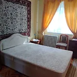Rozsa Lakas Apartament *