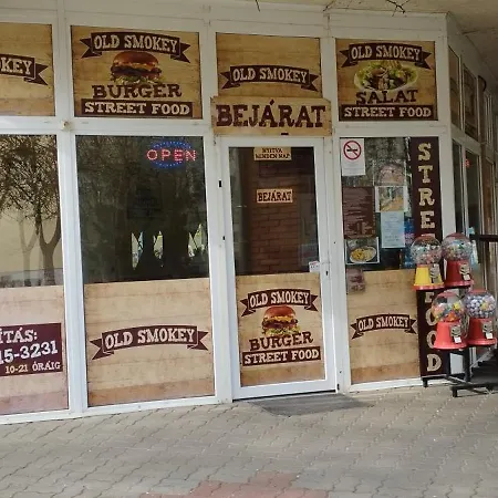 Rozsa Lakas * Keszthely