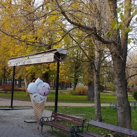 Rozsa Lakas Apartmán *