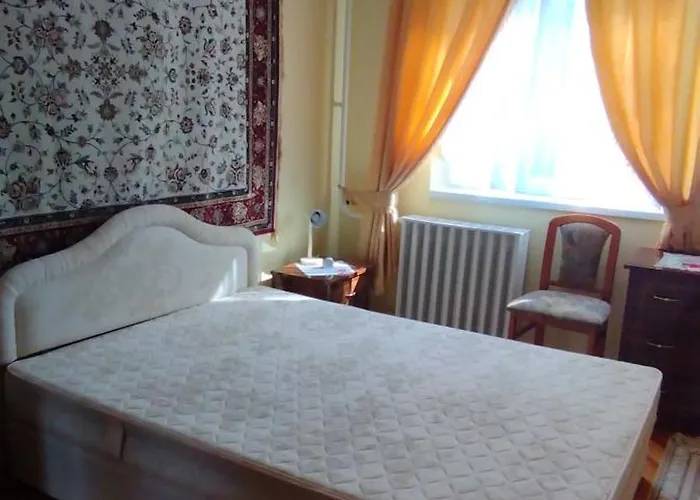 Rozsa Lakas Apartament *
